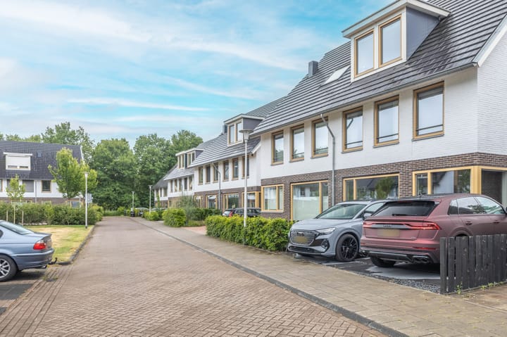 Foto 2 van Clara Egginklaan 56