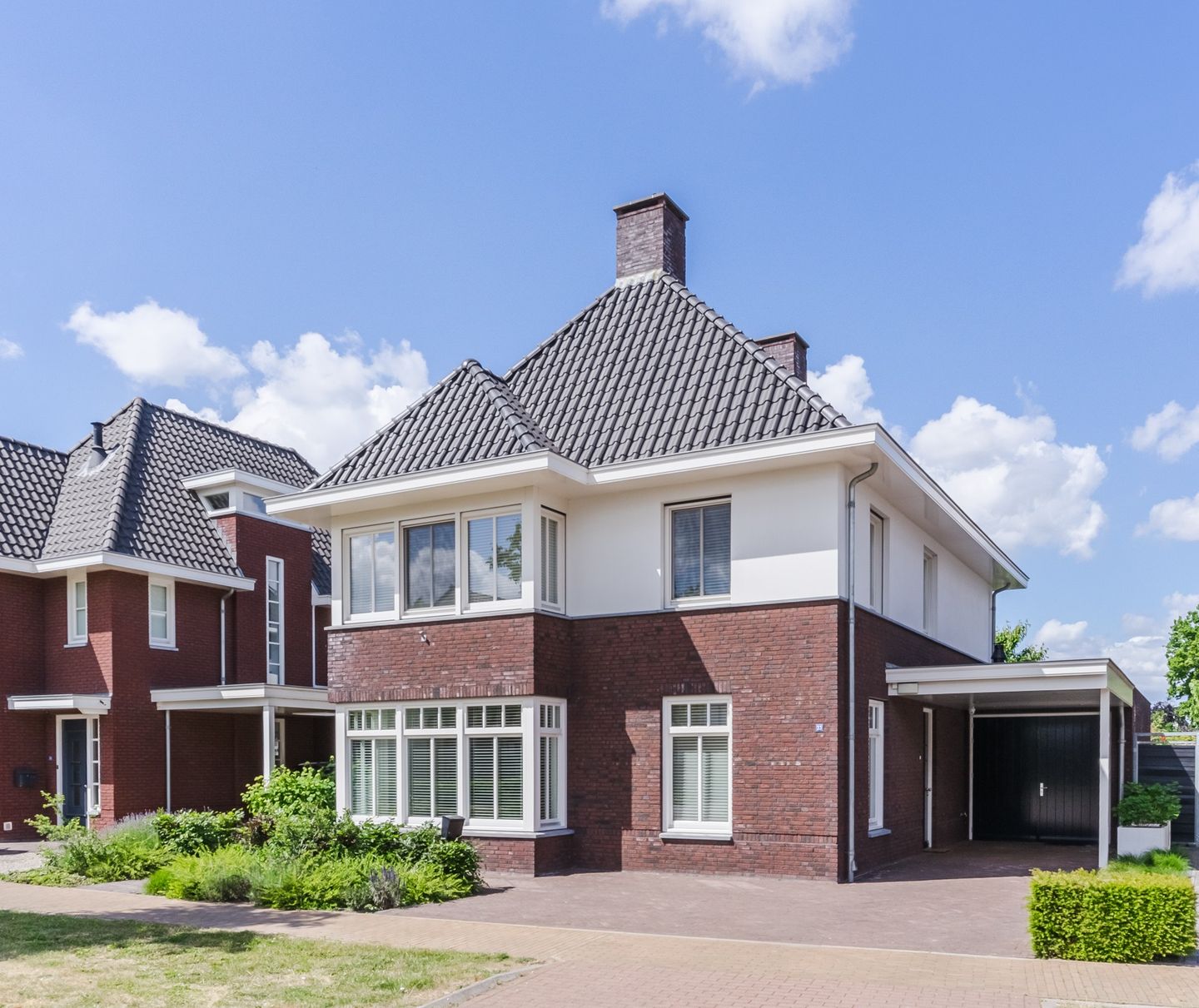 Fliere 33 main image