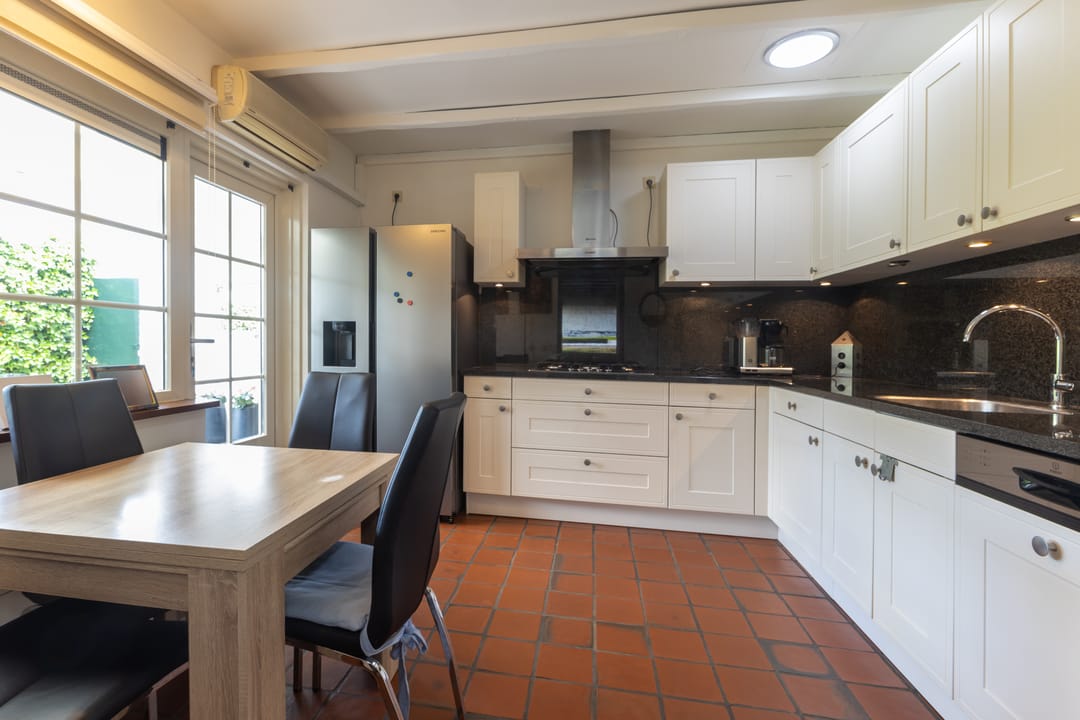 Foto 2 van Limburgstraat 8