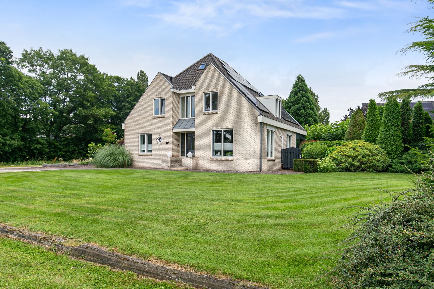 Foto 1 van Afhangweg 10-A