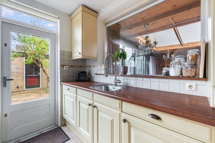 Photo 18 of Schoolstraat 43