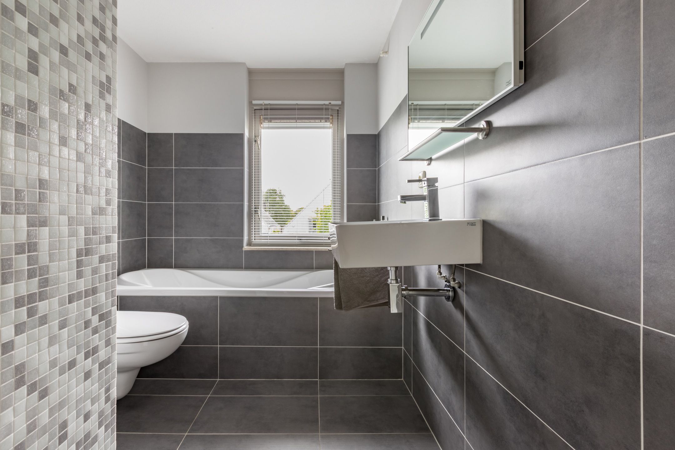 Photo 3 of Valkkooglaan 1