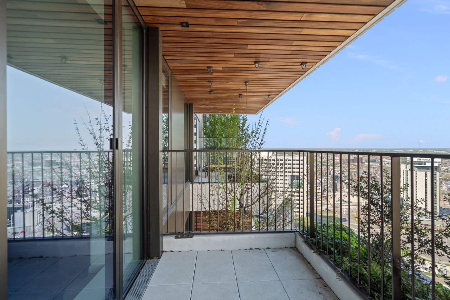 Photo 35 of Hoola van Nootenstraat 353