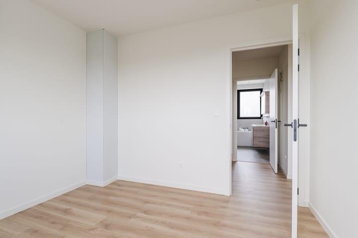 Foto 18 van Vermeerplein 9