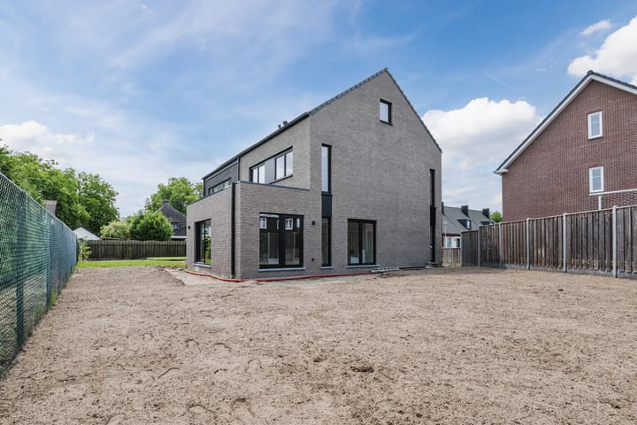 Foto 25 van Vermeerplein 9