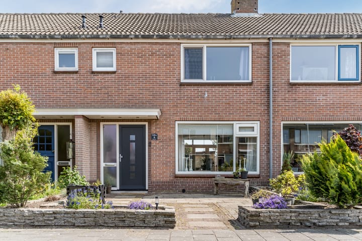 Foto 1 van Hulststraat 6