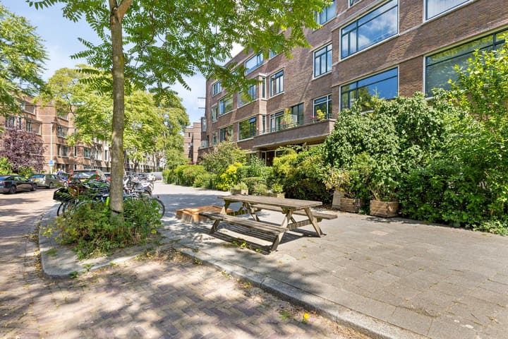 Foto 41 van Breitnerstraat 64-A