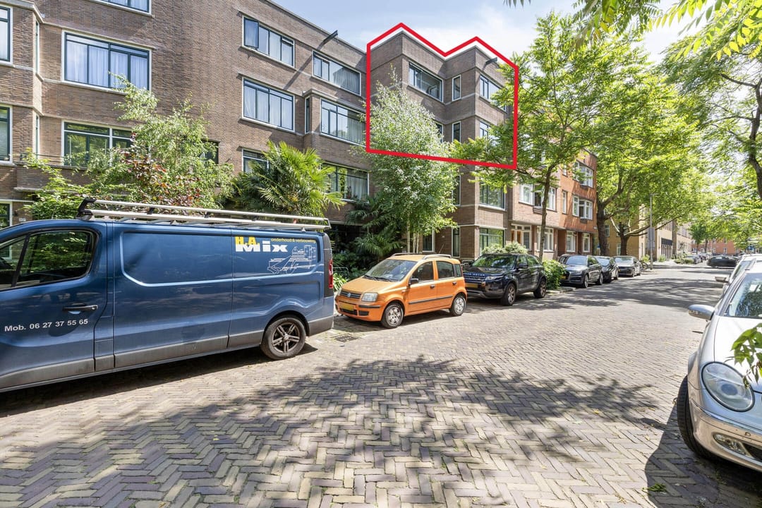 Photo 2 of Breitnerstraat 64-A