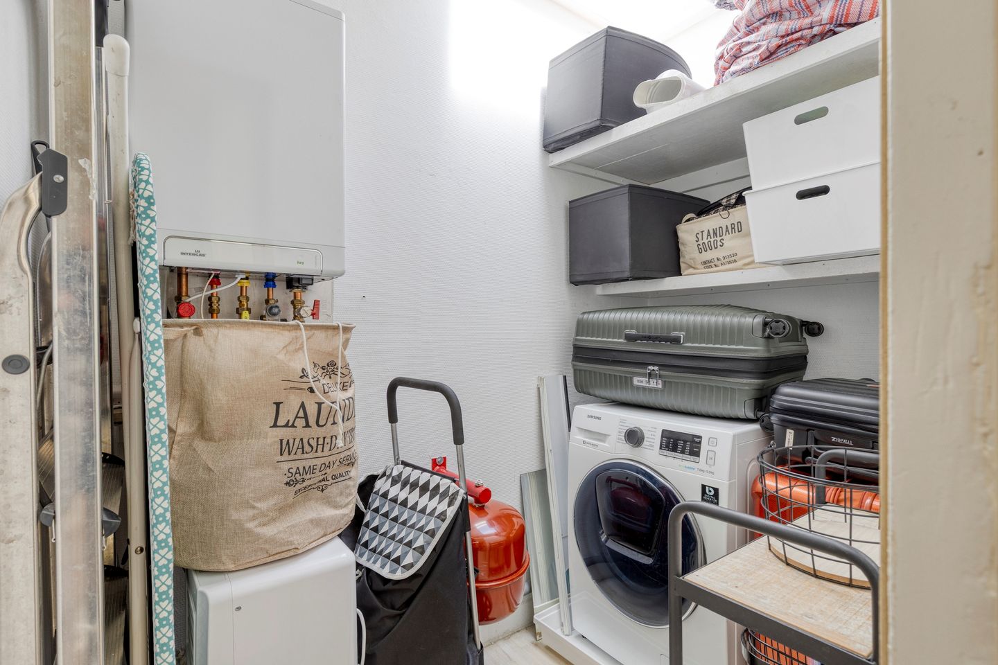 Photo 40 of Breitnerstraat 64-A