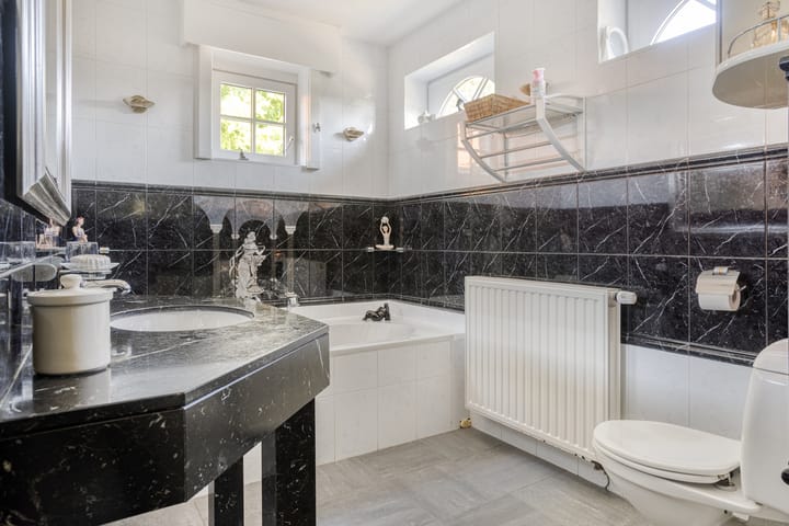 Photo 32 of Sara Beytsweg 6