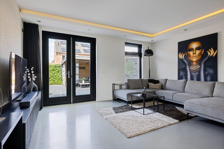 Foto 2 van Koningspage 83