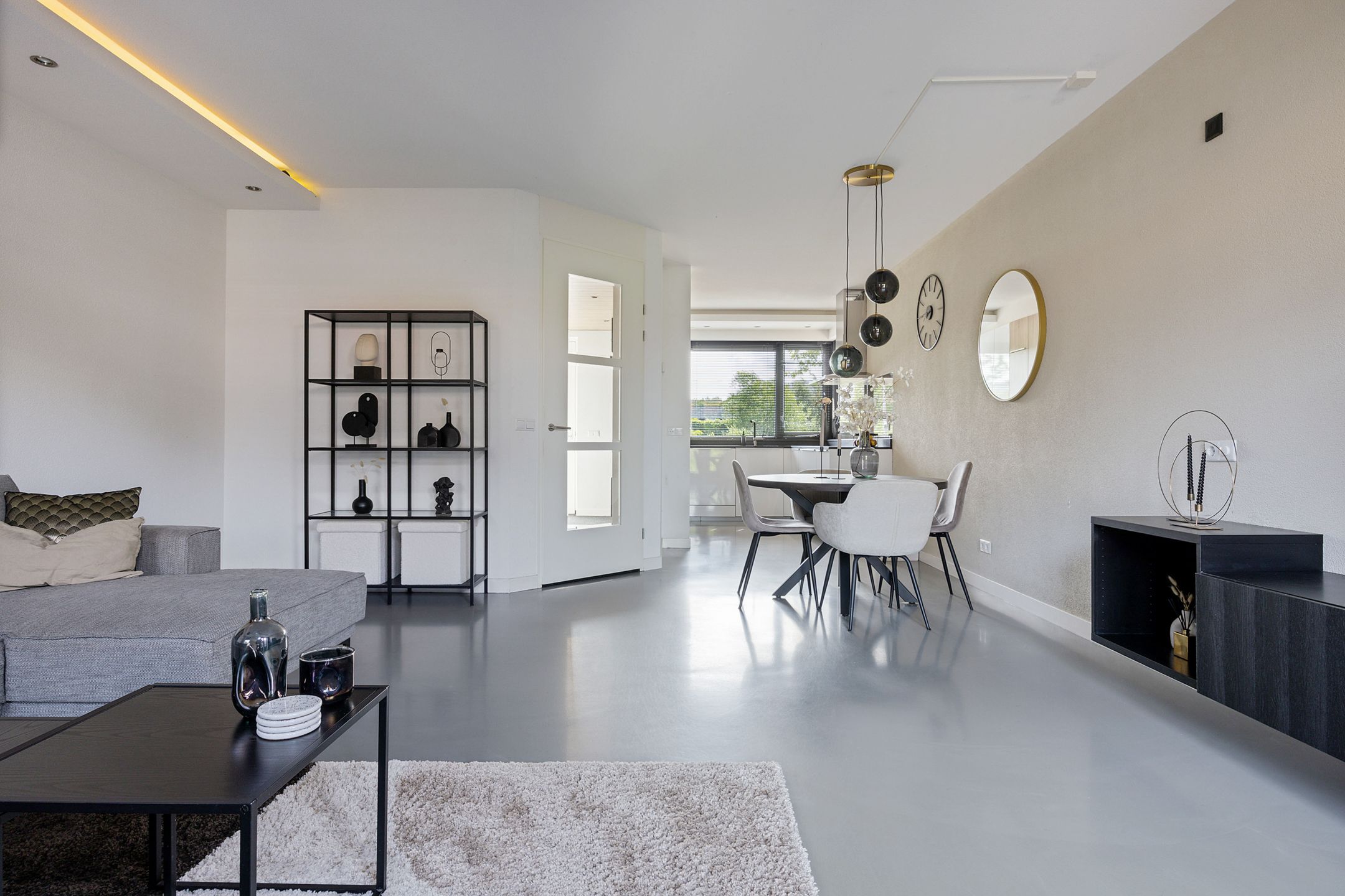 Foto 9 van Koningspage 83