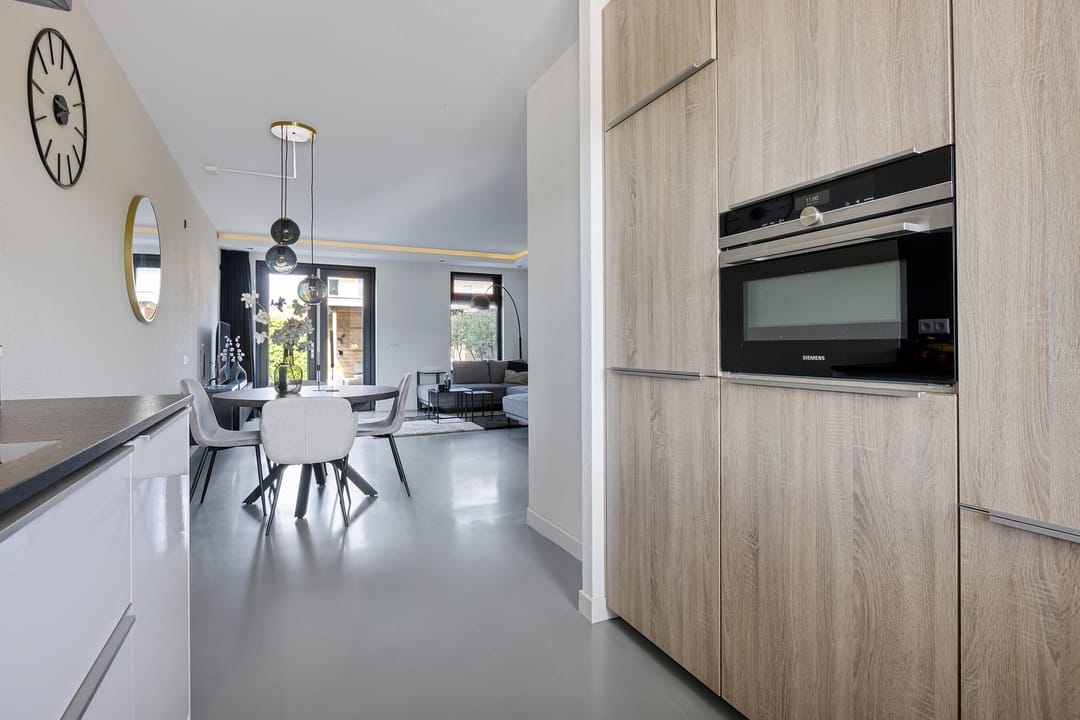 Foto 11 van Koningspage 83