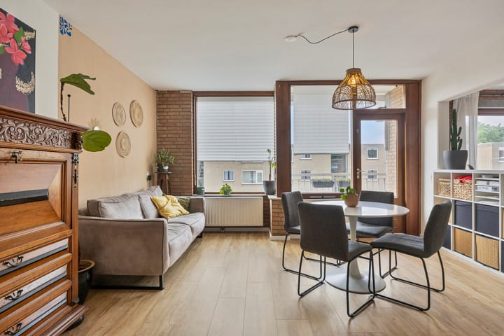 Foto 2 van Adelbert van Scharnlaan F 54