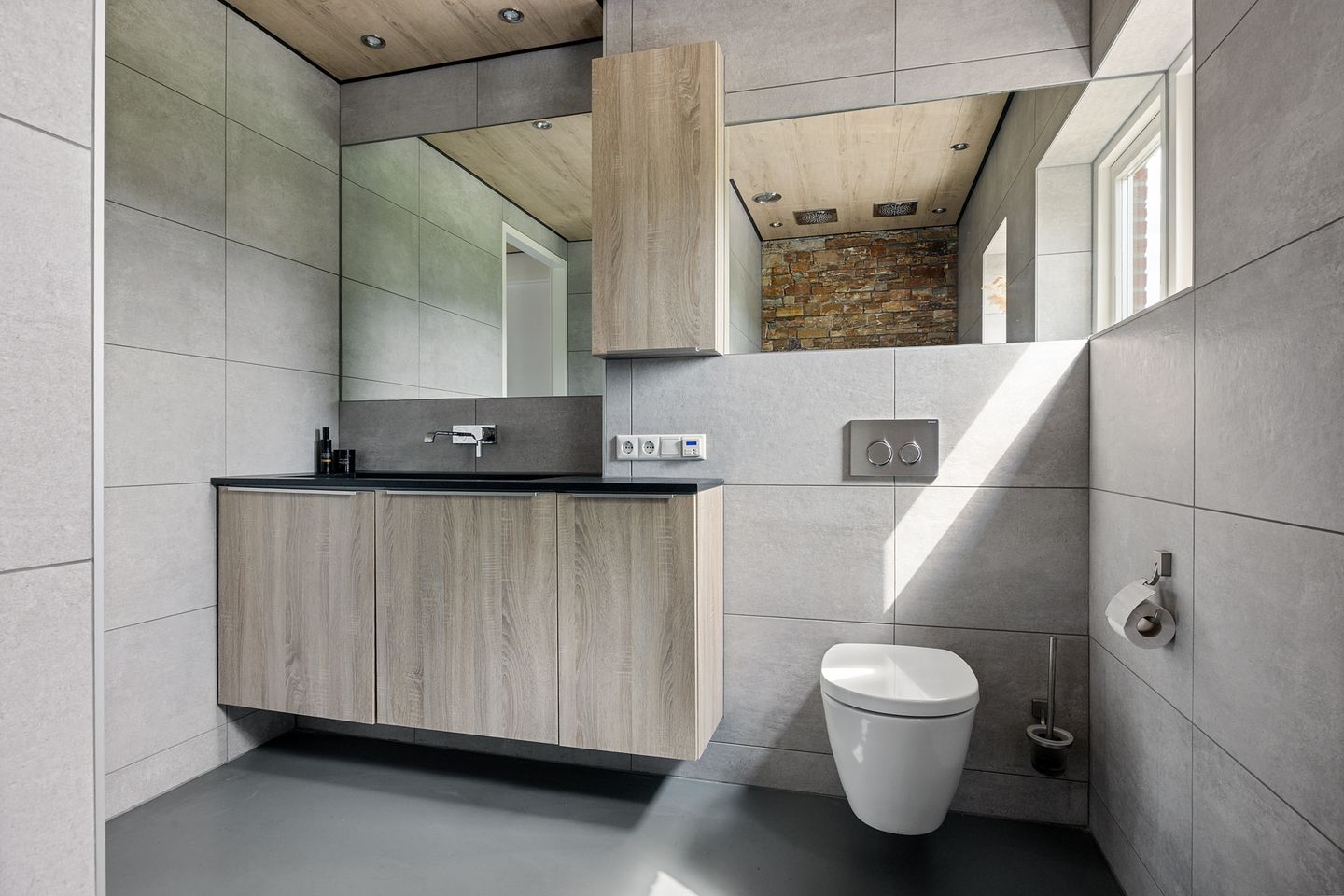 Foto 25 van Koningspage 83