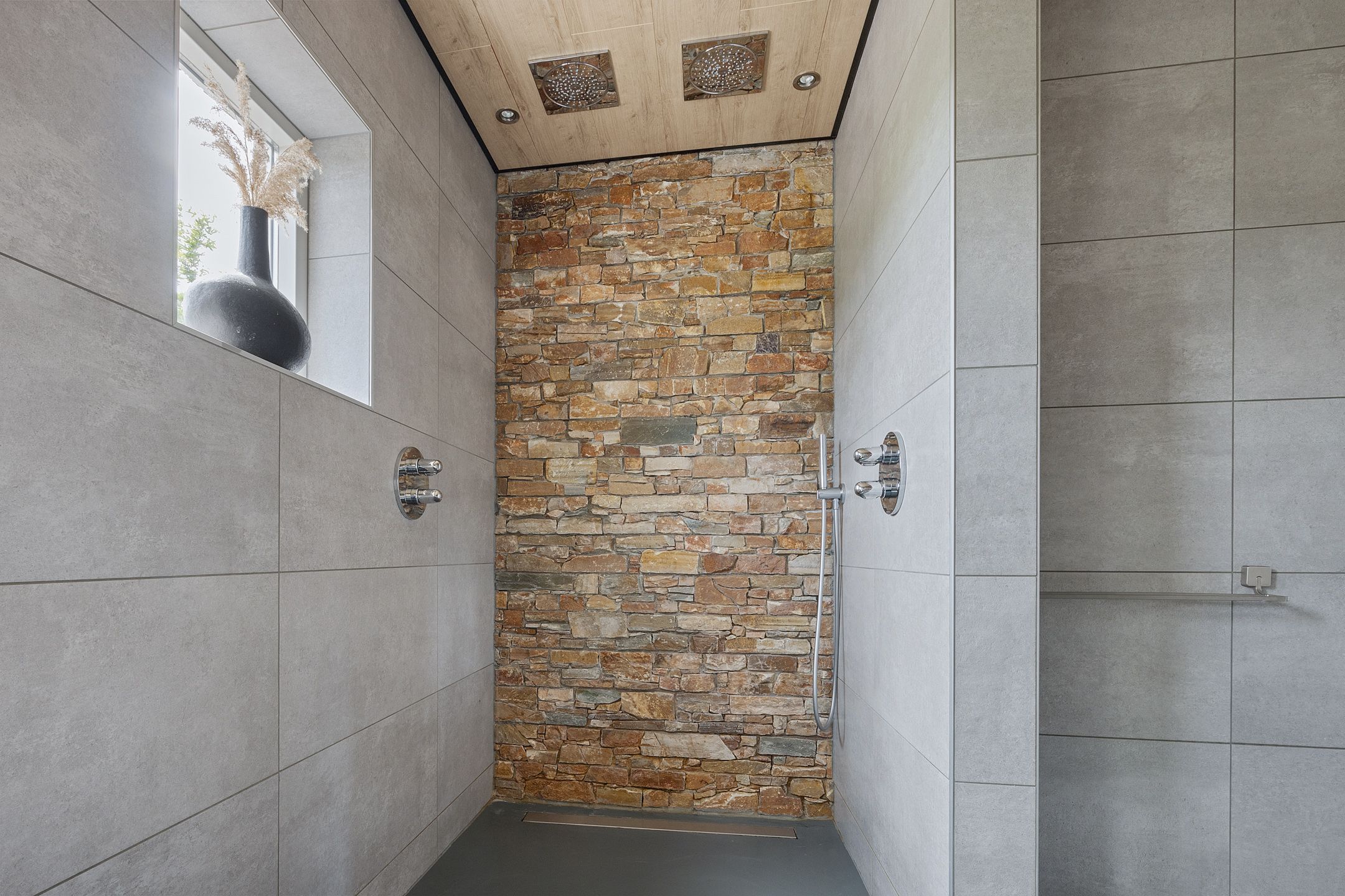 Foto 27 van Koningspage 83