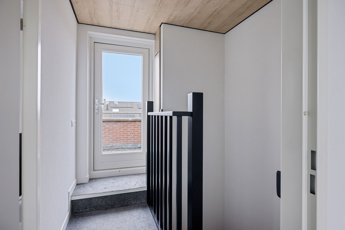 Foto 29 van Koningspage 83