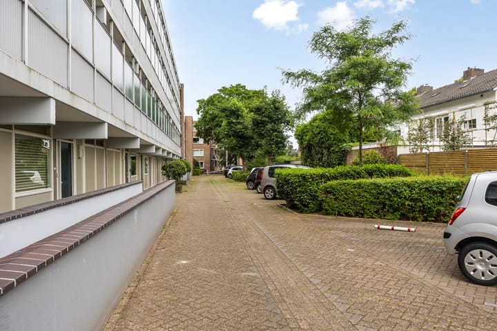 Foto 18 van Adelbert van Scharnlaan F 54