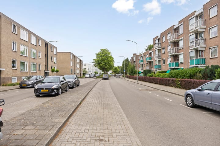 Foto 21 van Adelbert van Scharnlaan F 54