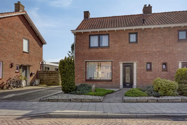 Photo 2 of Frederik Hendriklaan 12