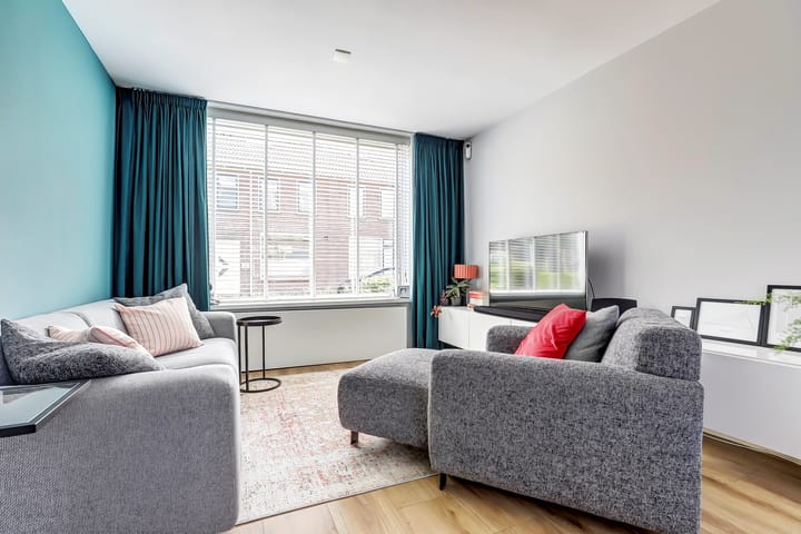 Photo 8 of Jacob van Rijsoordstraat 12