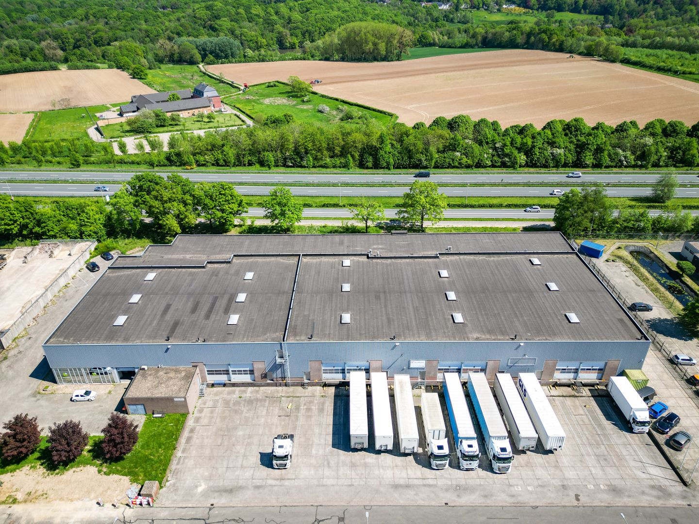 Bekijk foto 3 van Klarenanstelerweg 5