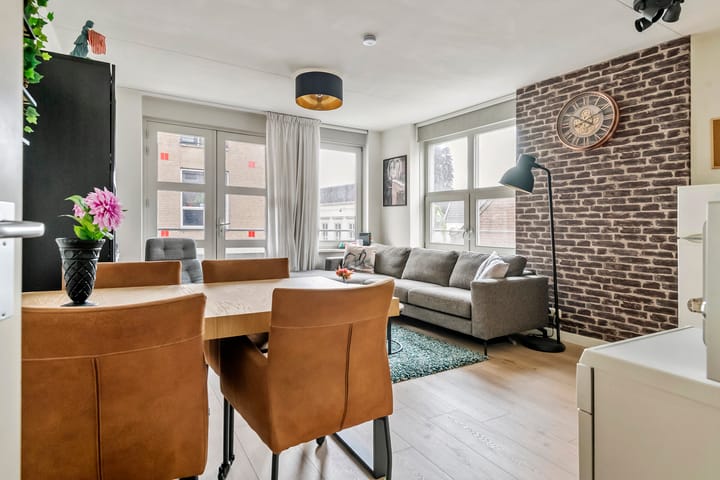 Foto 10 van Damstraat 44