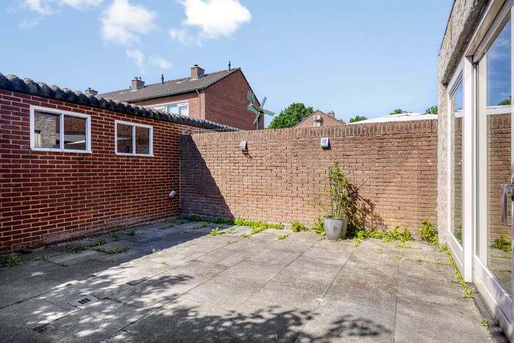 Foto 25 van Burgemeester van Claarenbeekstraat 26