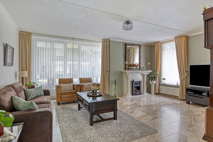 Foto 11 van Lottistraat 6