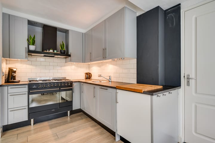 Photo 3 of Leliestraat 15