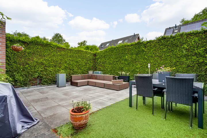 Photo 4 of Leliestraat 15