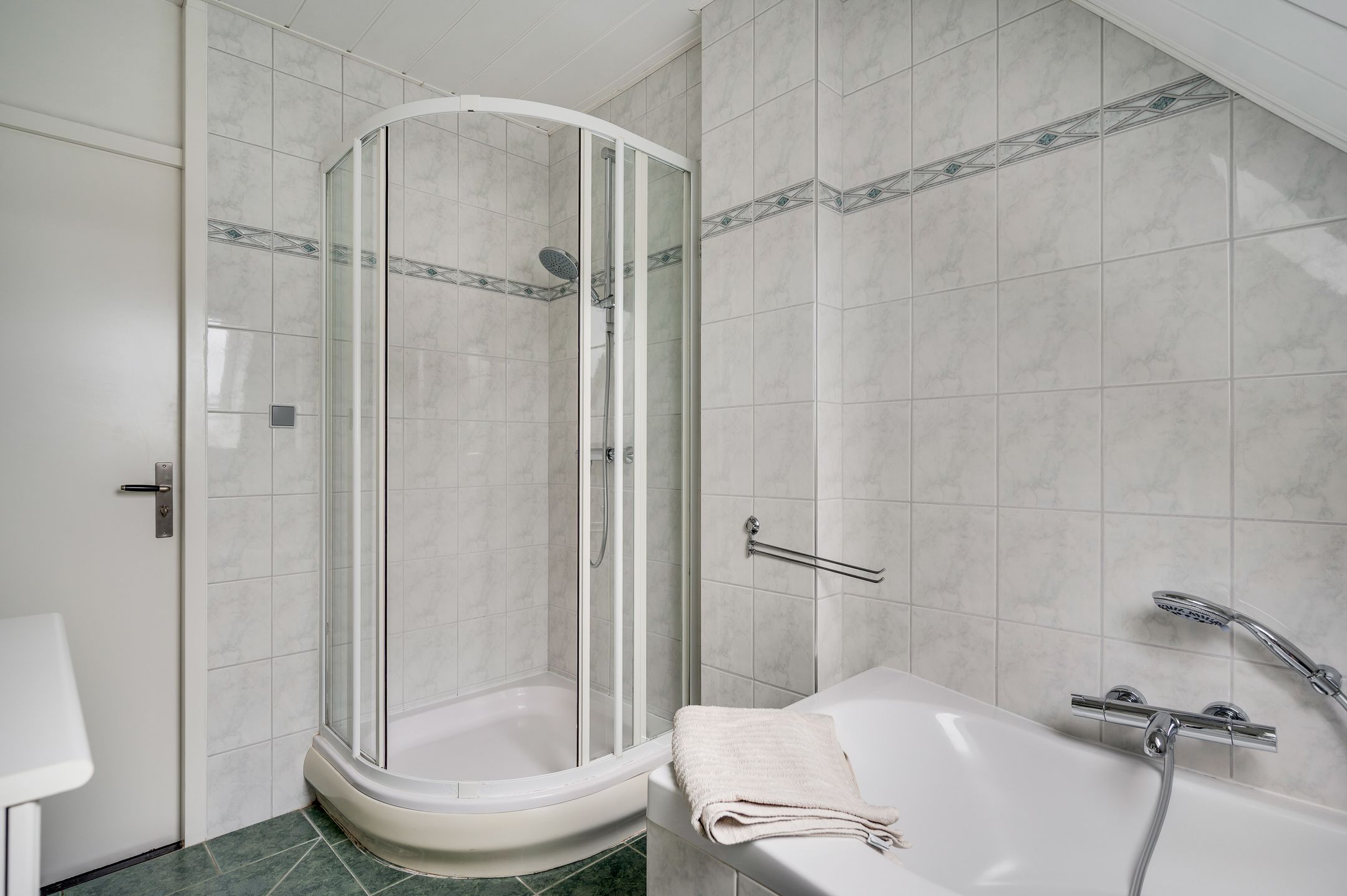 Foto 18 van Leliestraat 15