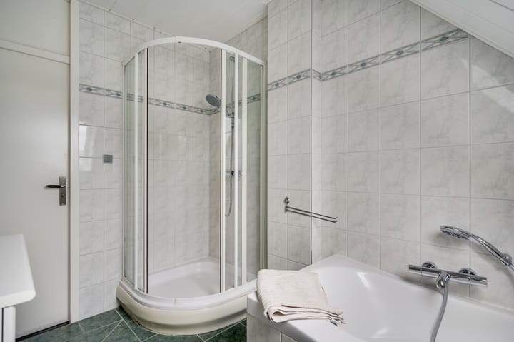 Photo 18 of Leliestraat 15