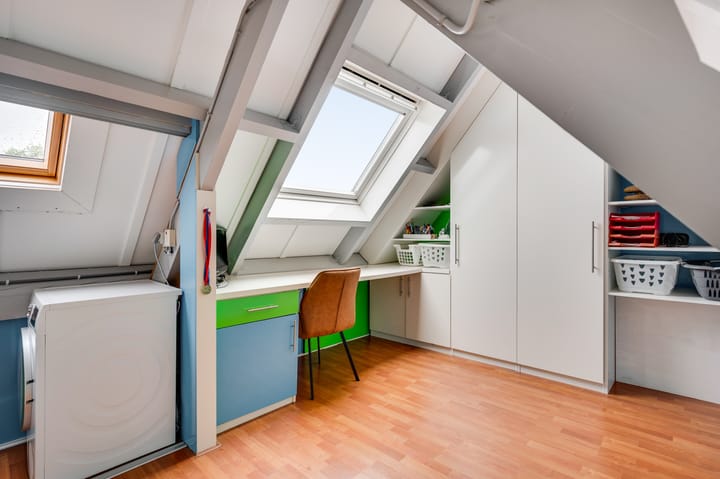 Photo 20 of Leliestraat 15