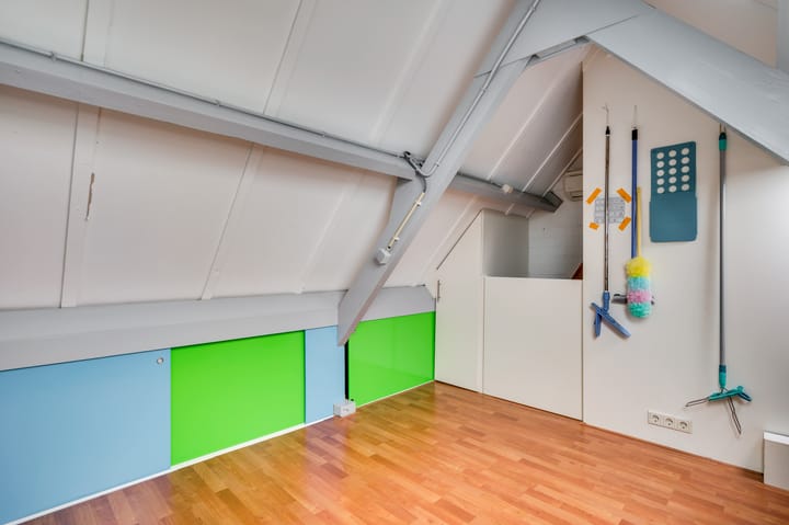 Photo 21 of Leliestraat 15