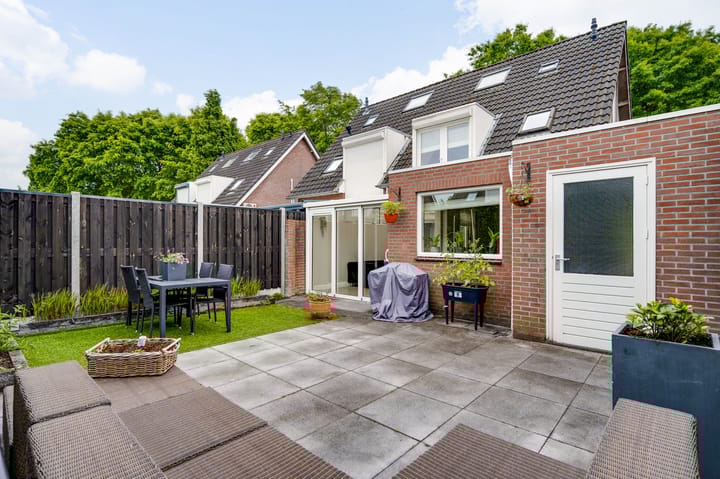 Photo 23 of Leliestraat 15