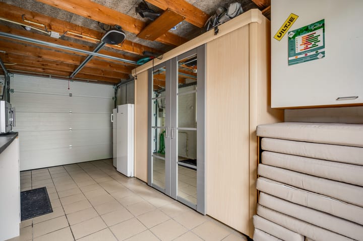 Photo 25 of Leliestraat 15