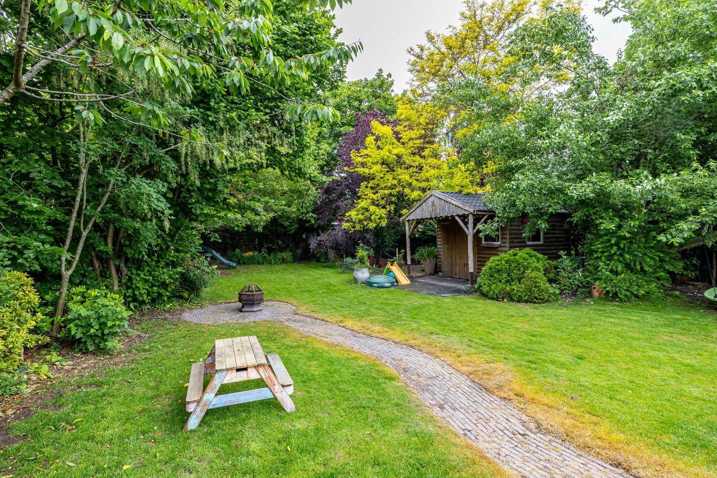 Foto 4 van Burg v Roijenstr Oost 40