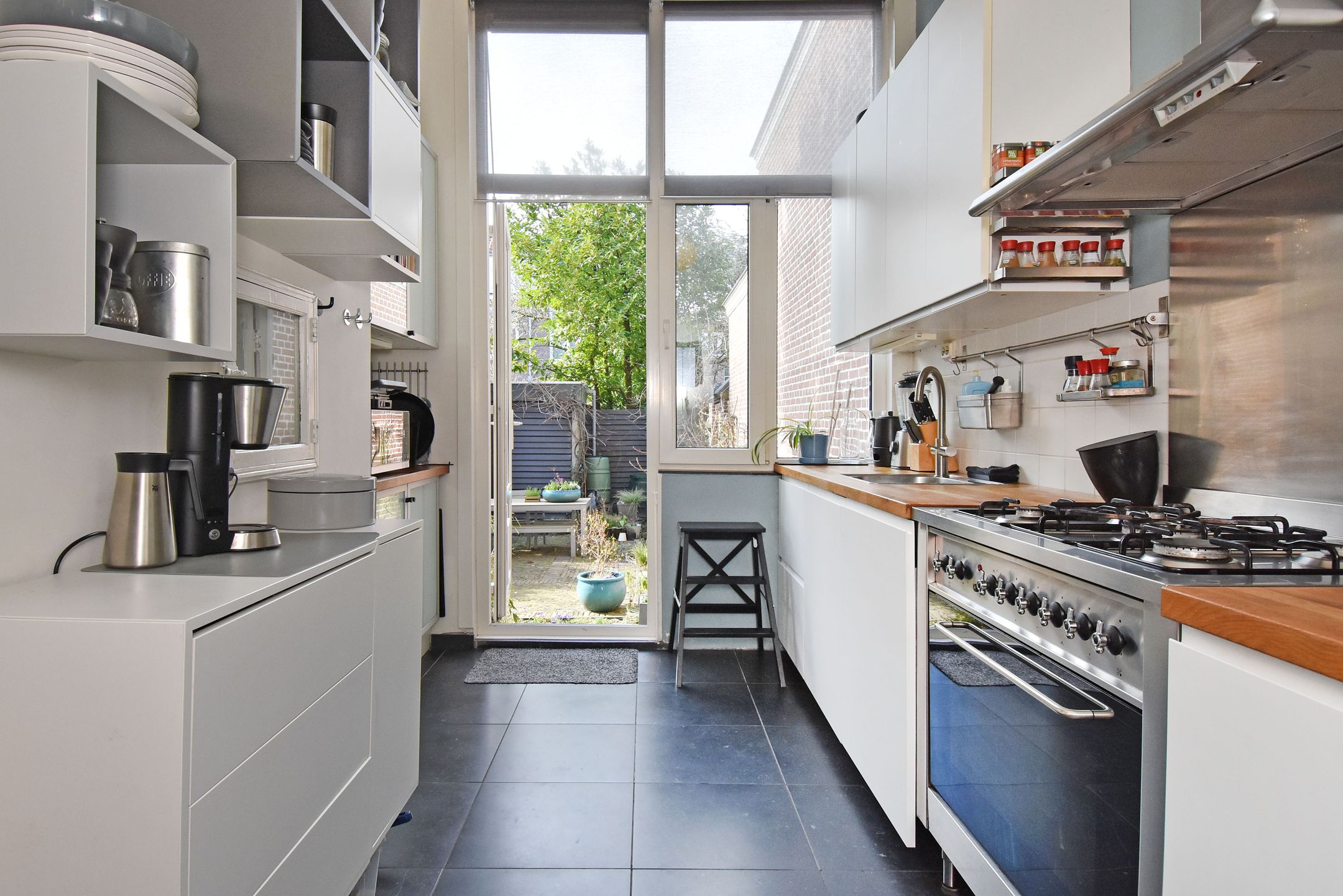 Photo 21 of Laan van Nieuw-Oost-Indië 195