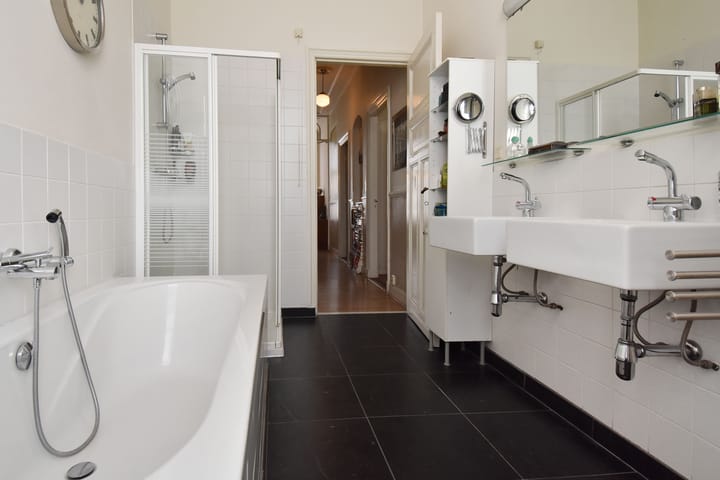 Photo 29 of Laan van Nieuw-Oost-Indië 195