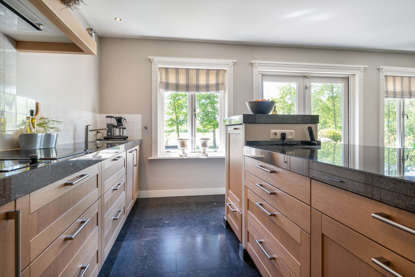 Photo 14 of Foarwei 1