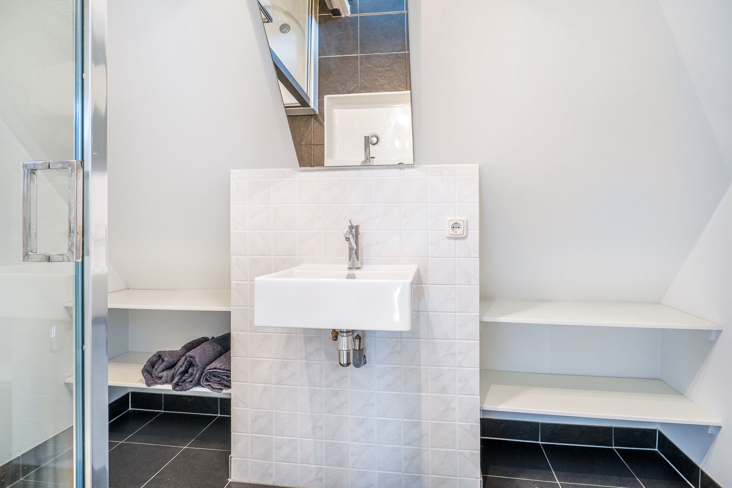 Photo 29 of Foarwei 1