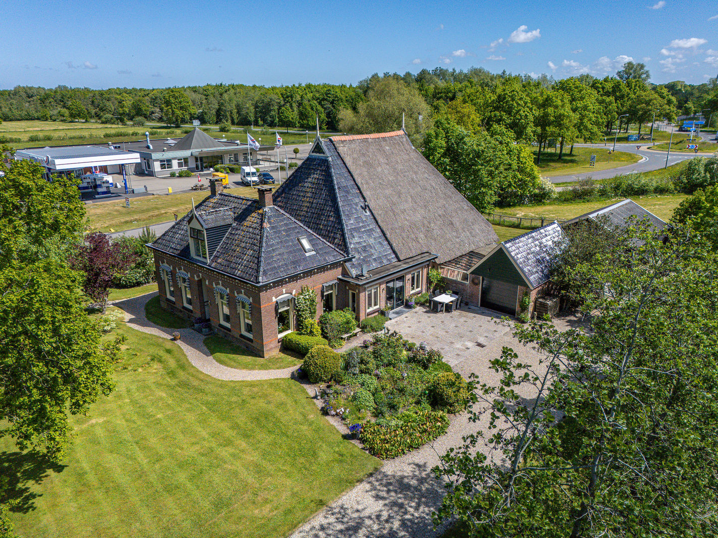 Photo 35 of Foarwei 1