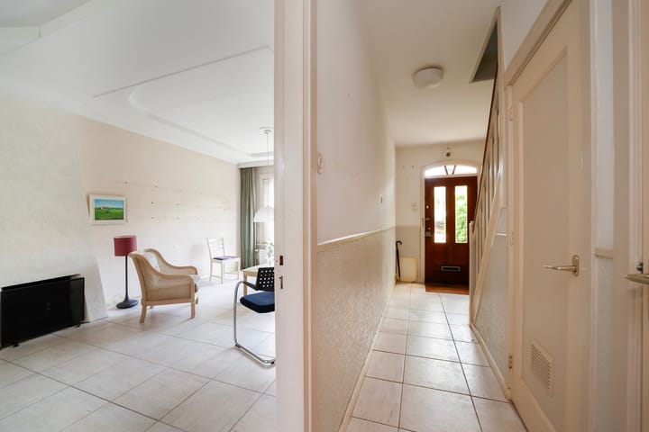 Photo 4 of Burgemeester de Bruïnelaan 1-A