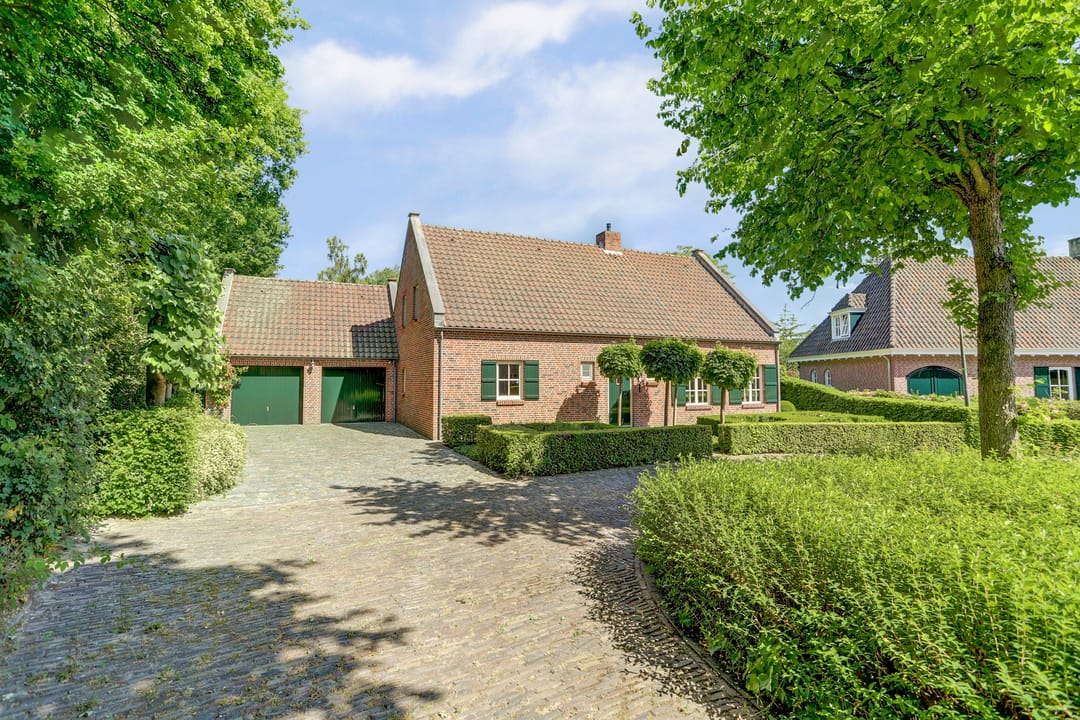 Photo 1 of Spoorpad 8