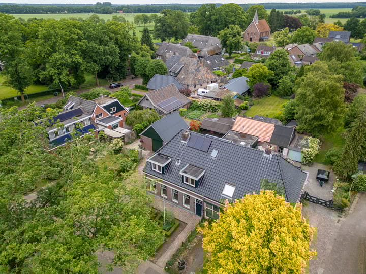 Photo 5 of Burg Tonkensstraat 1-A