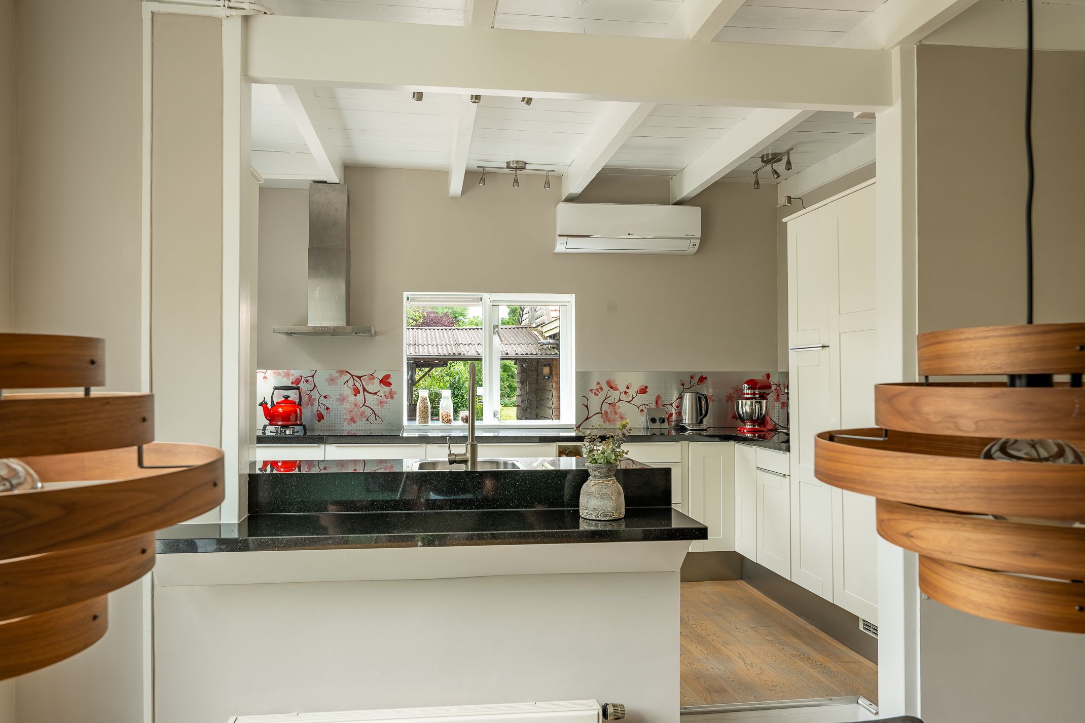 Foto 21 van Burg Tonkensstraat 1-A