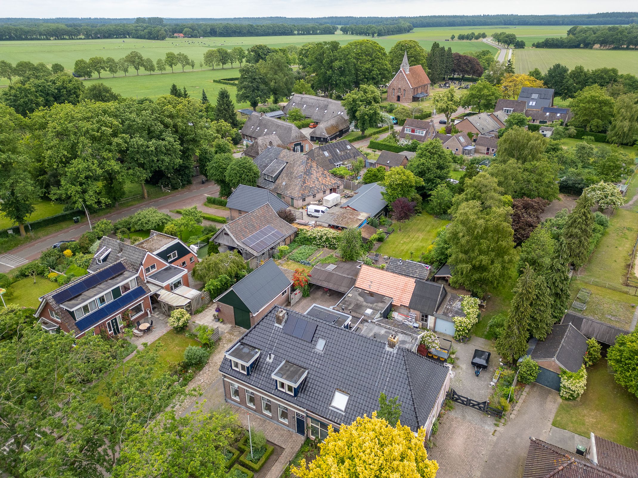 Foto 45 van Burg Tonkensstraat 1-A