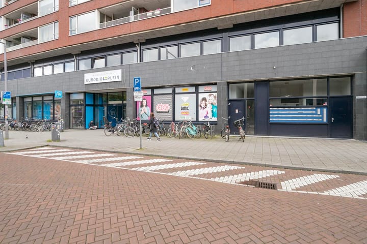 Photo 6 of Voorburgstraat 244