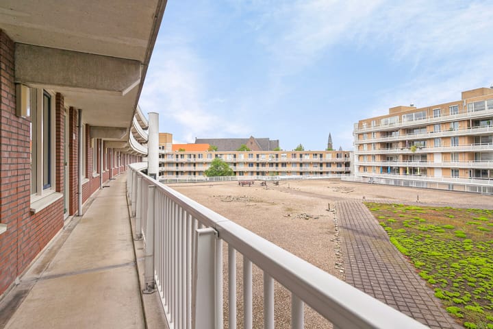 Photo 9 of Voorburgstraat 244